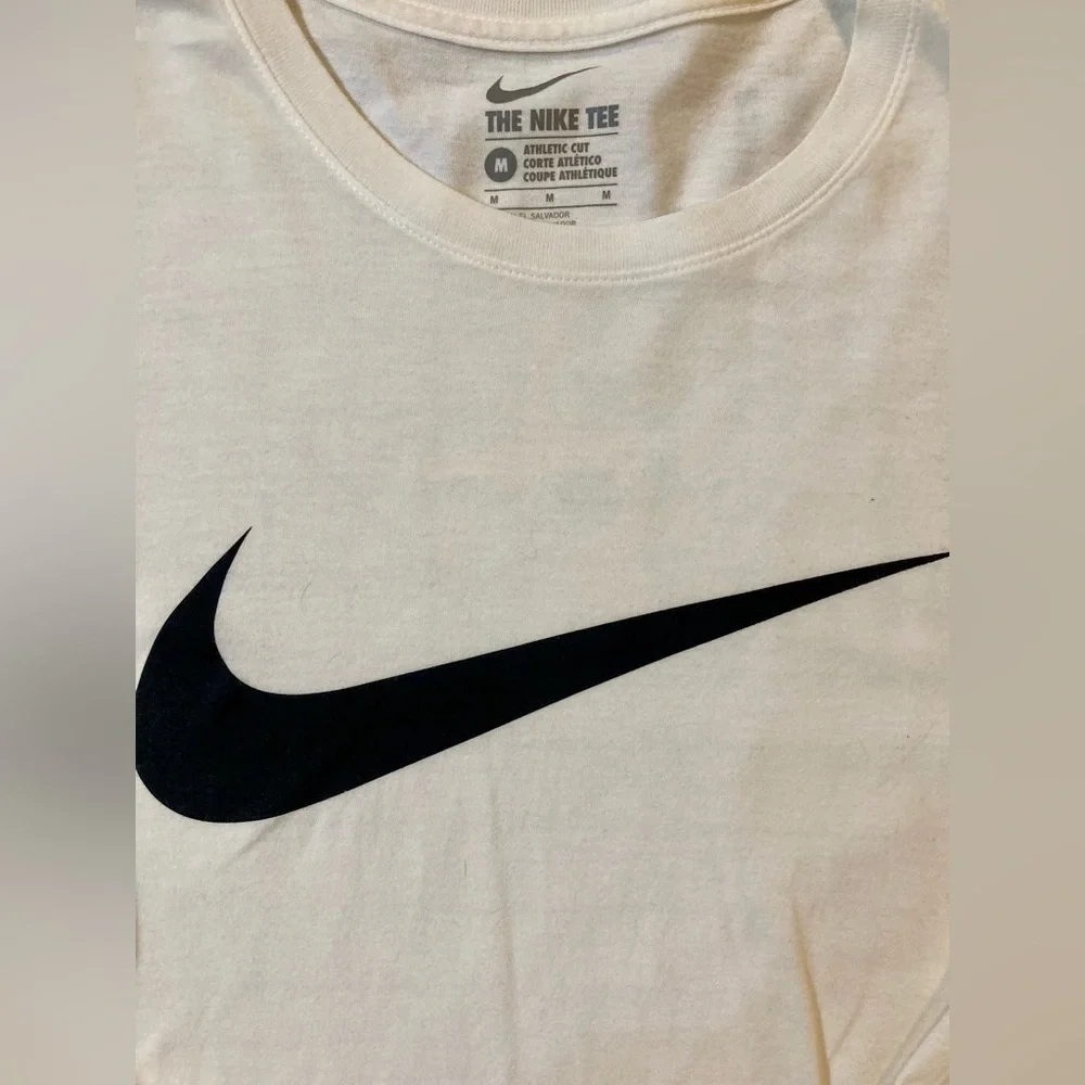 Nike Men’s Medium‎ White/Black Long Sleeve Athletic Cut Shirt